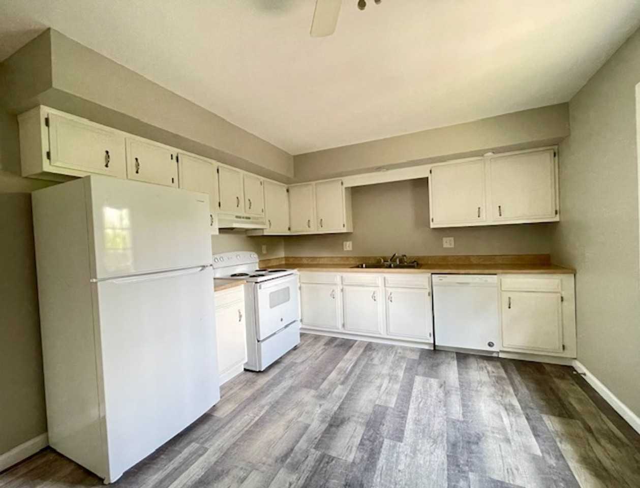 NICE 2 Bedroom, Move-In Ready! - Photo 2 of 7