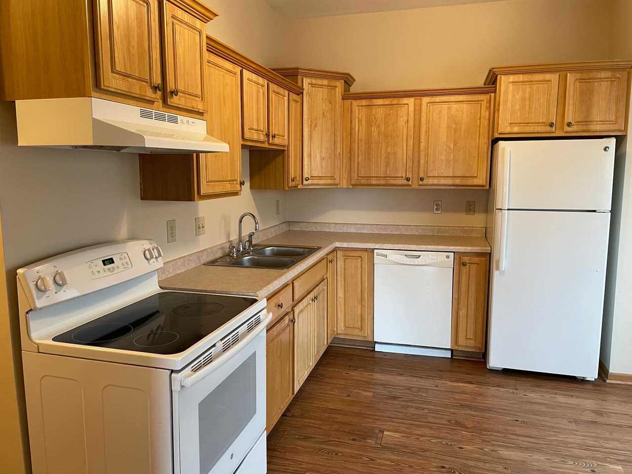 03 - 11th Ave N - Photo 2 of 12