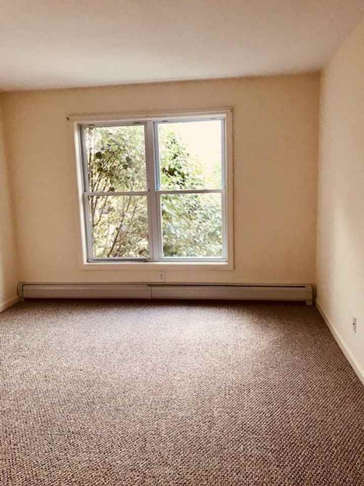 4000 Mead Hill - Photo 3 of 14