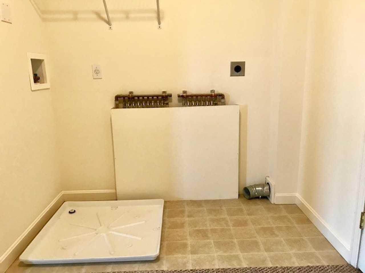 4000 Mead Hill - Photo 4 of 14