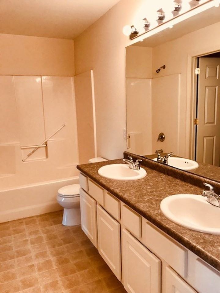 4000 Mead Hill - Photo 4 of 14
