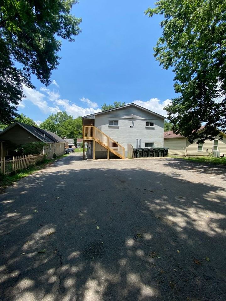 532 Pemberton Street - Photo 3 of 16