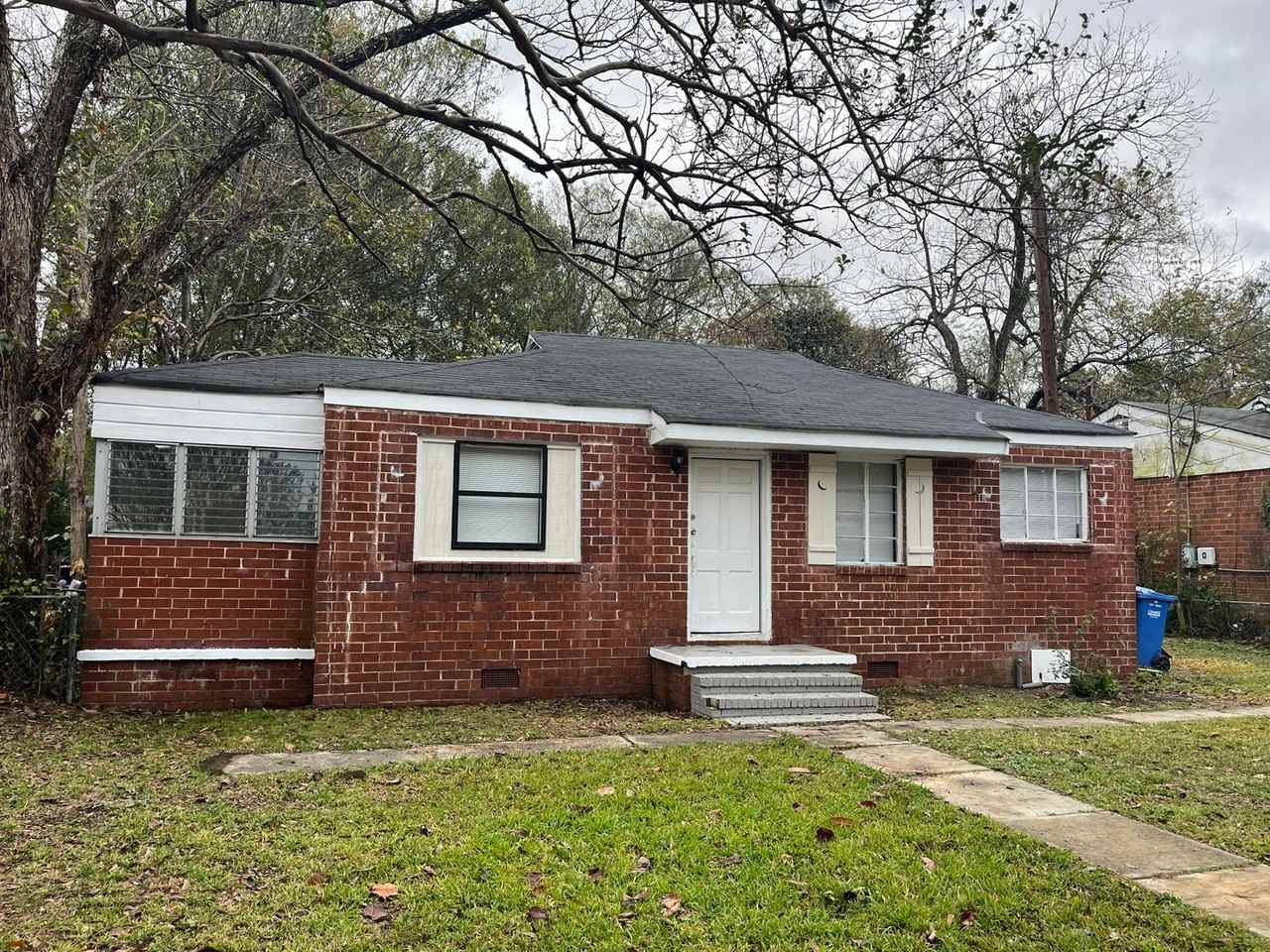 922 Harbison Dr - Photo 2 of 17