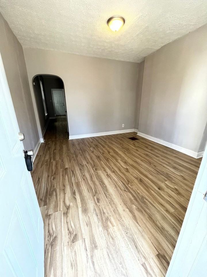 1862-1864 South Sixth Street - Photo 3 of 12