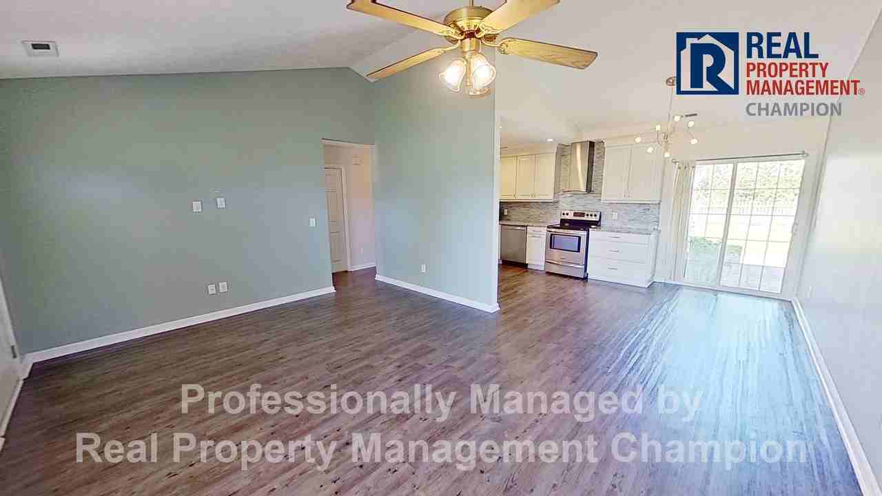 802 Plainfield Ct - Photo 5 of 33
