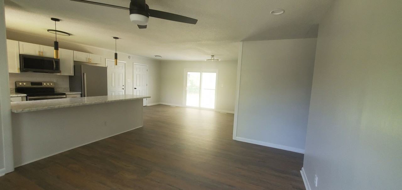 483 Warmsprings Dr - Photo 2 of 22