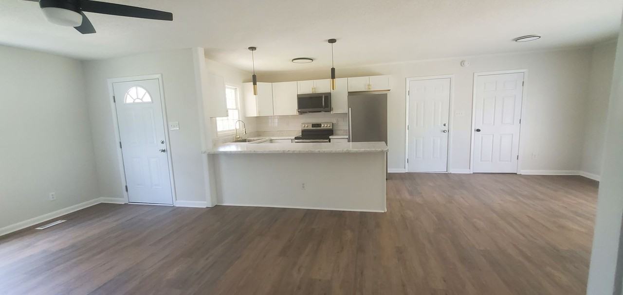 483 Warmsprings Dr - Photo 3 of 22