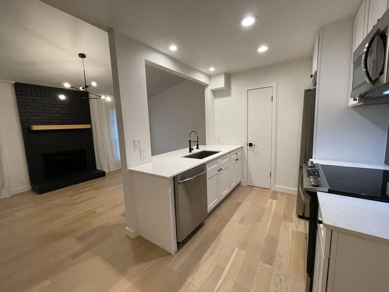 9908 Brasher Dr #B - Photo 3 of 22