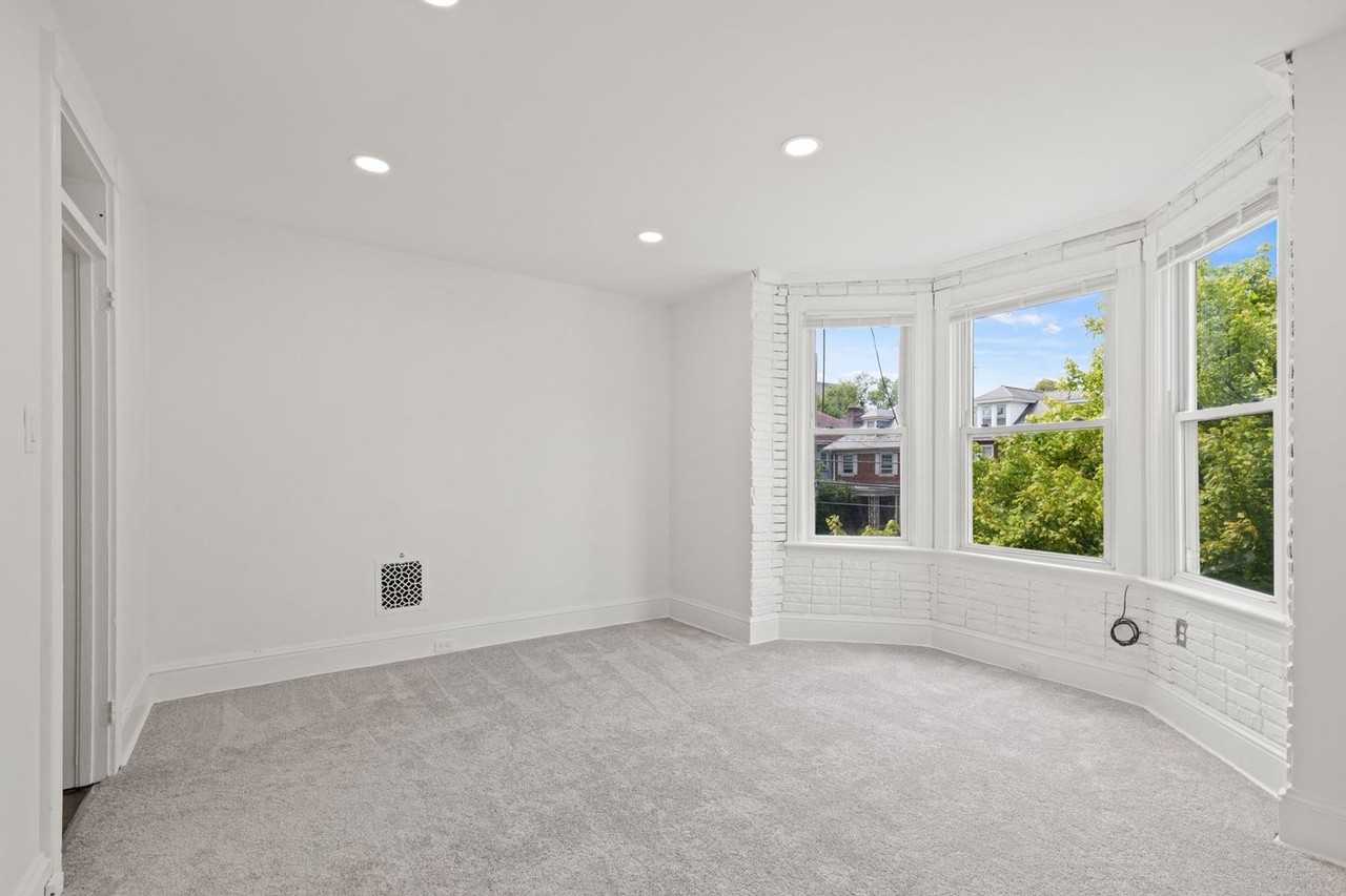 321 College Ave #2 - Photo 7 of 23