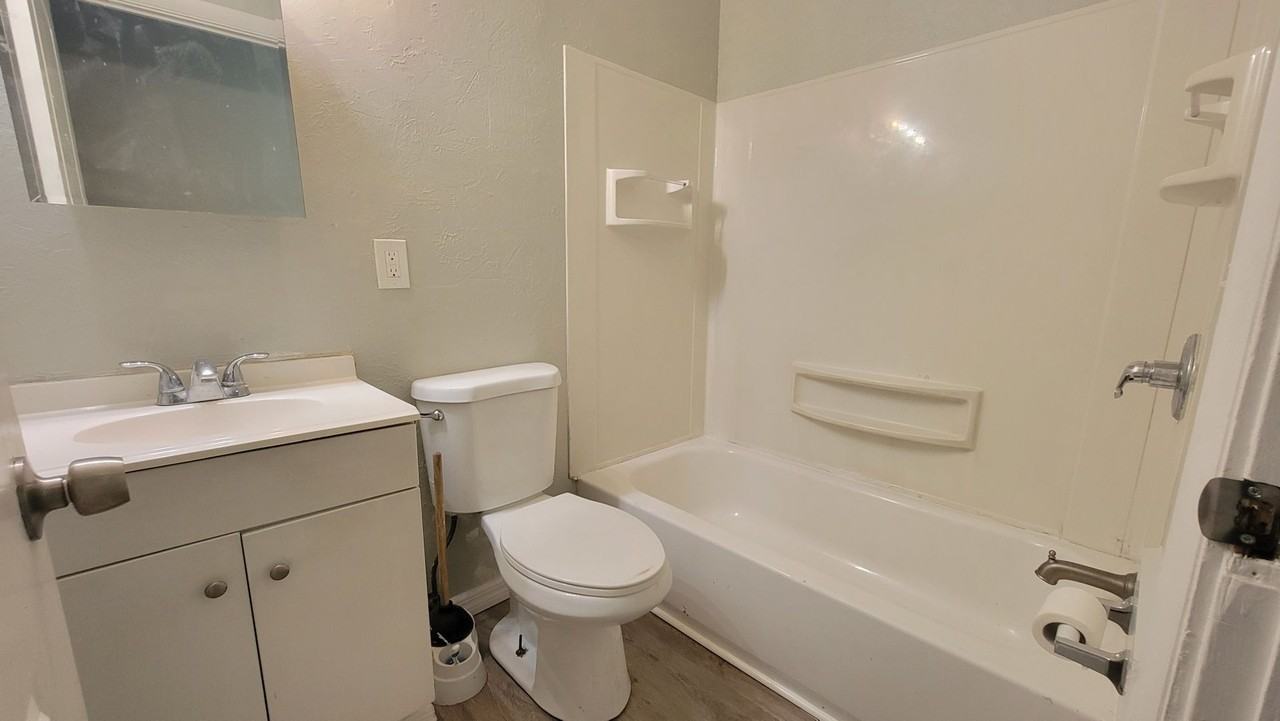 617 59th Avenue Dr W - Photo 7 of 17