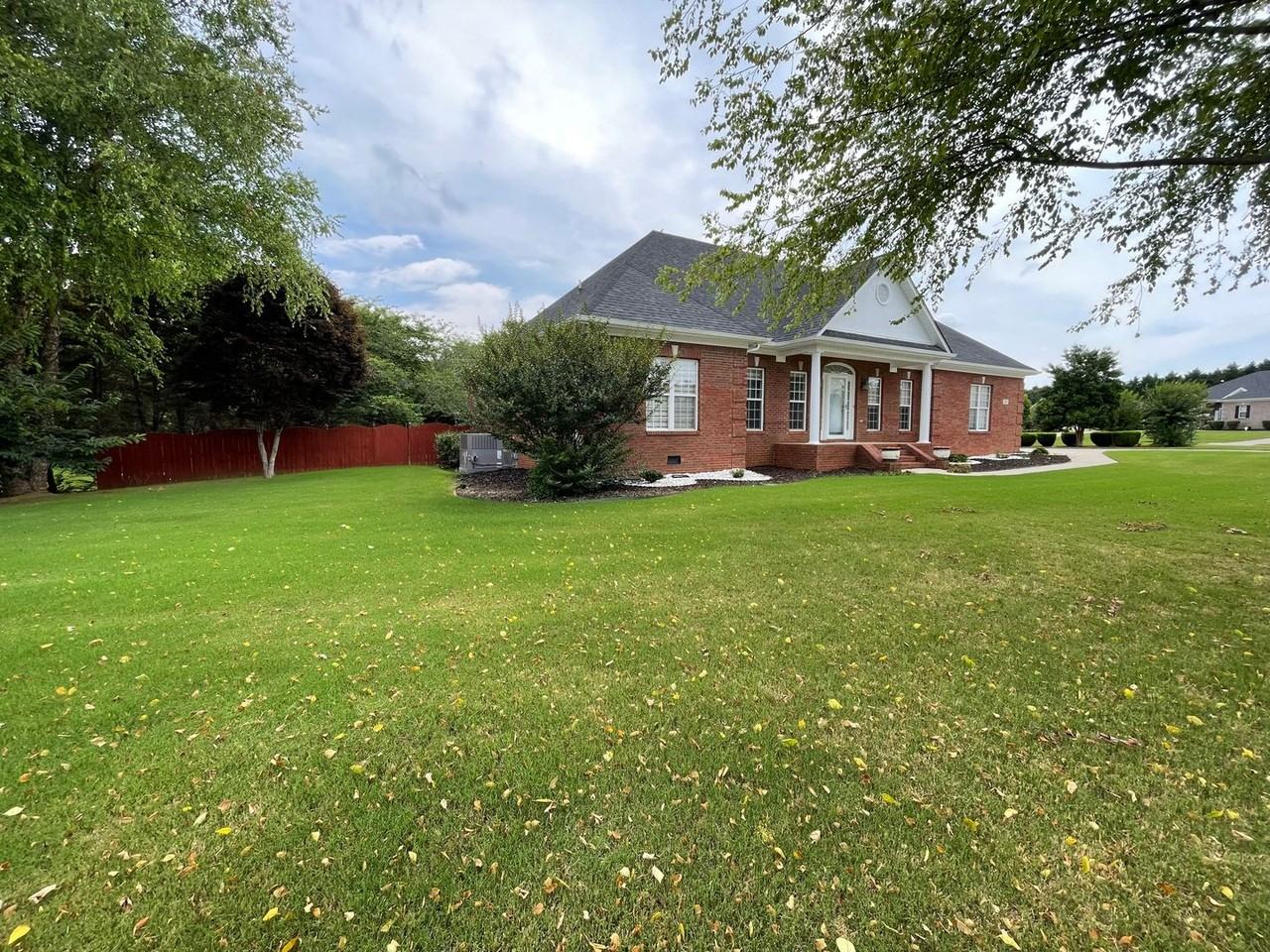 111 Silver Strand Trl - Photo 2 of 33