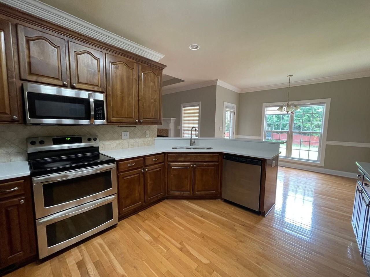 111 Silver Strand Trl - Photo 4 of 33