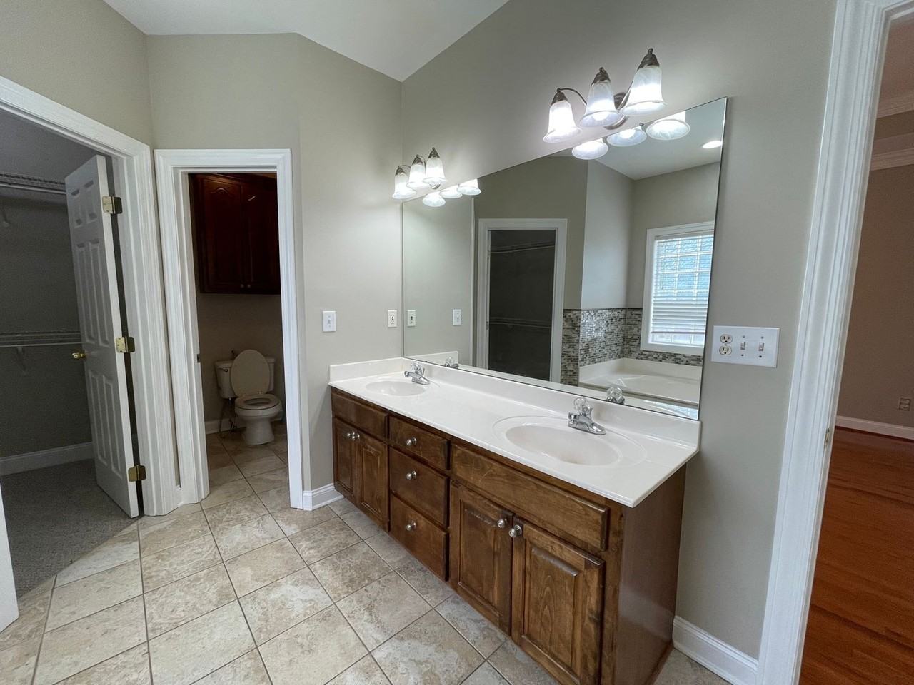 111 Silver Strand Trl - Photo 7 of 33