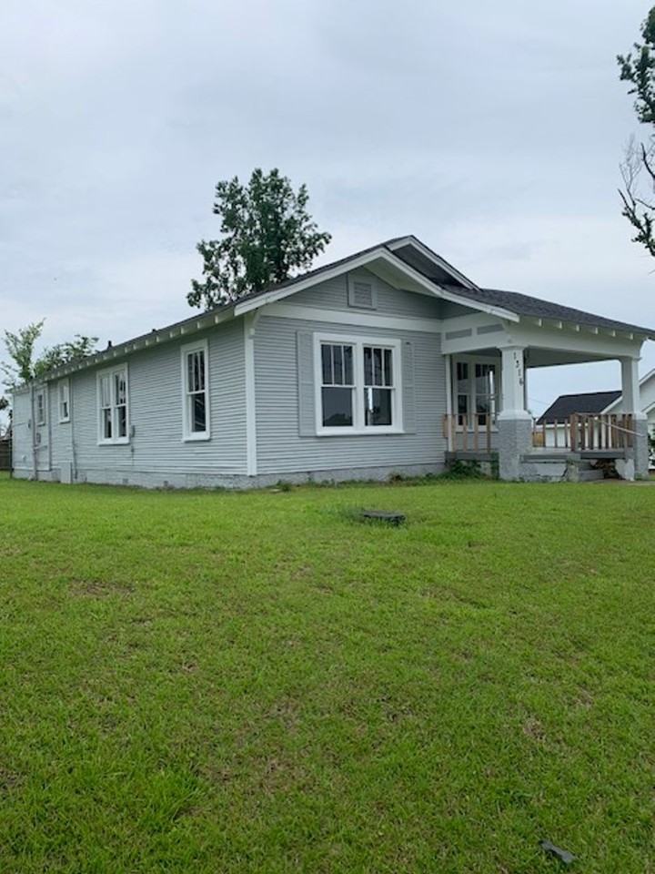 1316 Highland Cir - Photo 3 of 19