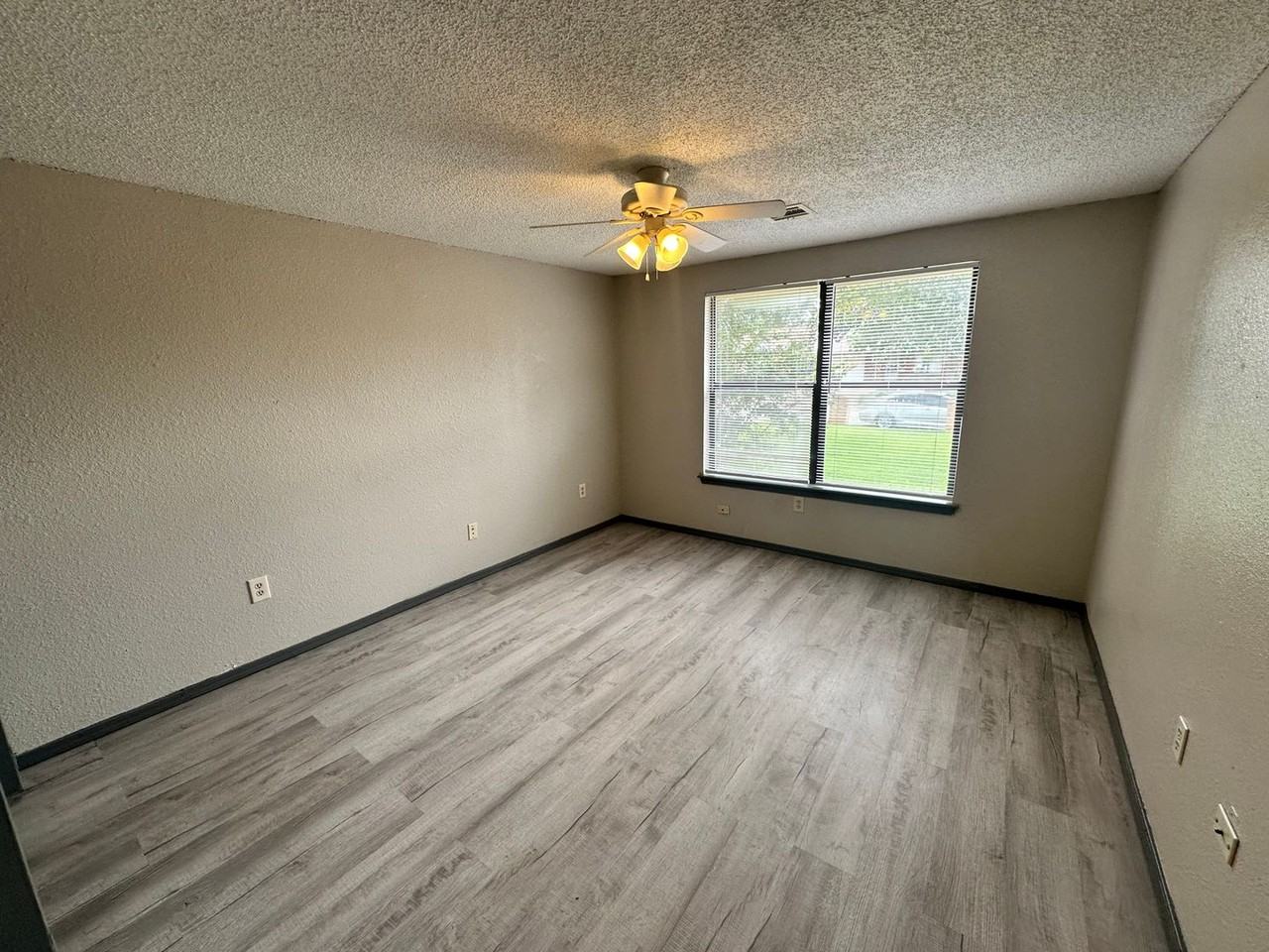 8508 Wakefield St - Photo 3 of 14