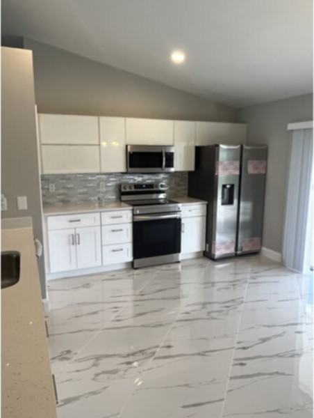 1513 Sw 30th St - Photo 2 of 14