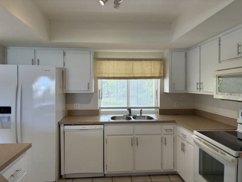 4036 Sw 2nd Pl - Photo 5 of 20