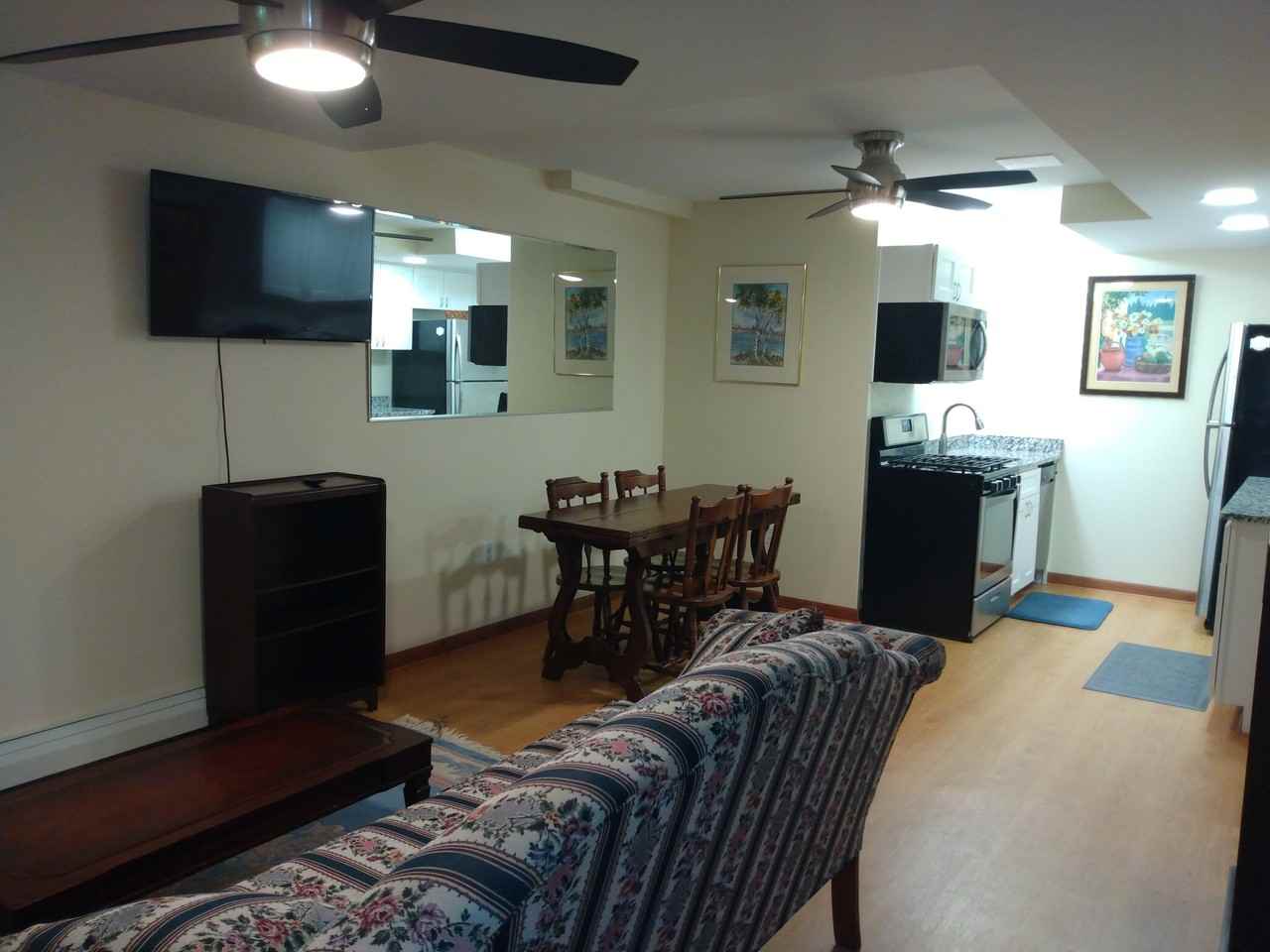 2416A Rockwell Ave #2416A - Photo 3 of 18