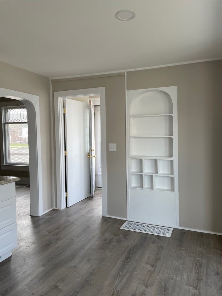 208 E Pine St #NA - Photo 7 of 12