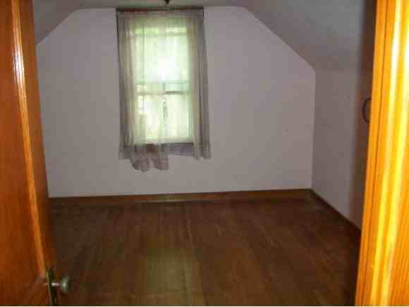 306 Princeton St - Photo 3 of 7