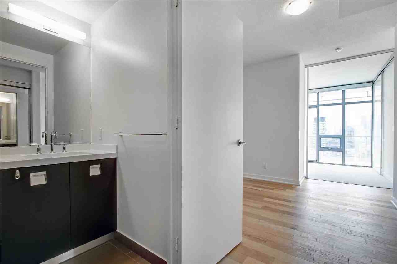 33 Charles Street East #2704 - Photo 5 of 28