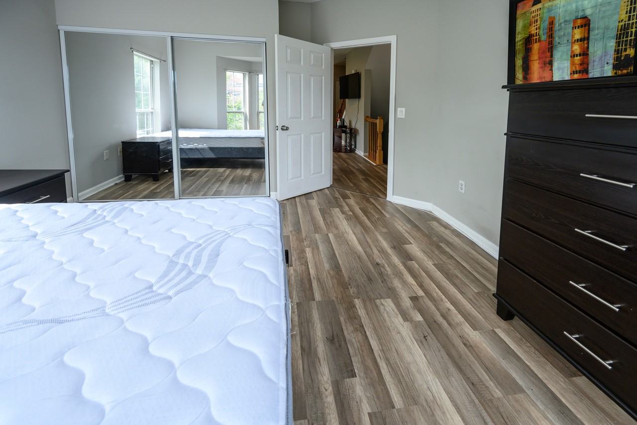 236 Warren St - Photo 6 of 22