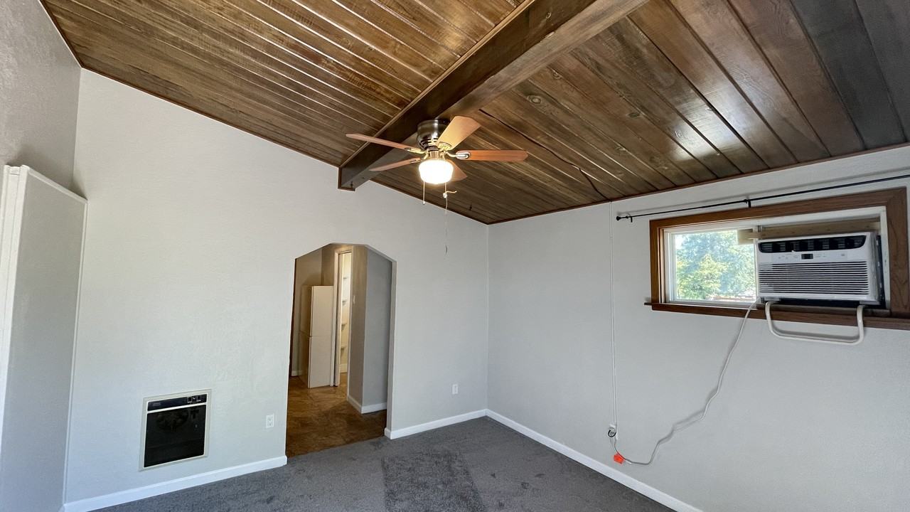 14105 Sycamore Avenue - Photo 5 of 18