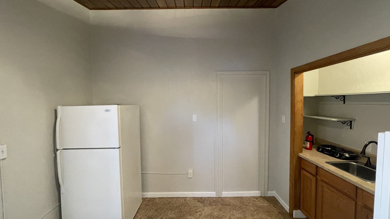 14105 Sycamore Avenue - Photo 6 of 18
