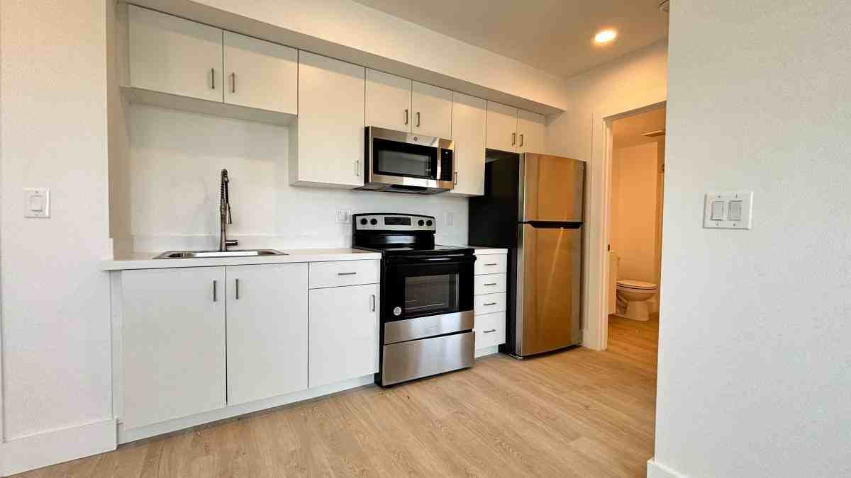 9300 Compton Ave - Photo 2 of 15