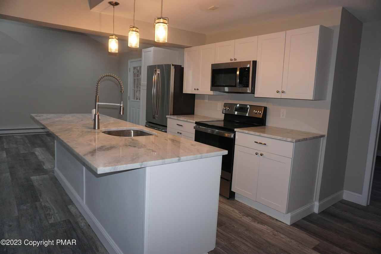 372 Ridge Rd - Photo 3 of 21