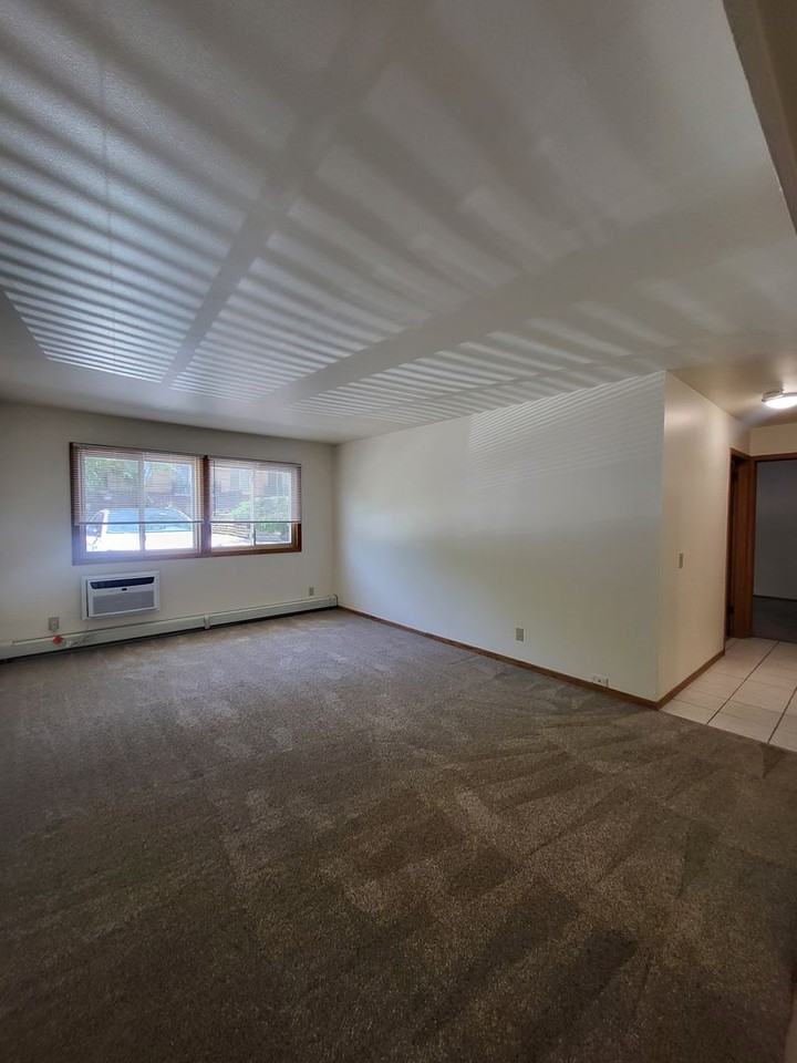 501 South Midvale Boulevard - Photo 6 of 24