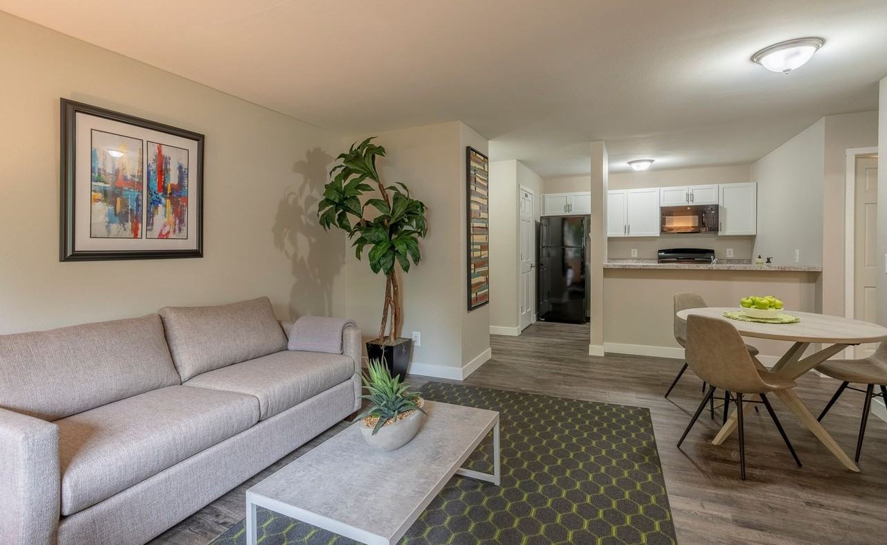 Pinery Woods Apartments - Photo 2 of 18
