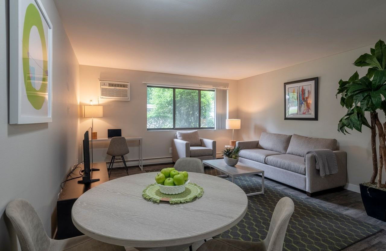 Pinery Woods Apartments - Photo 5 of 18