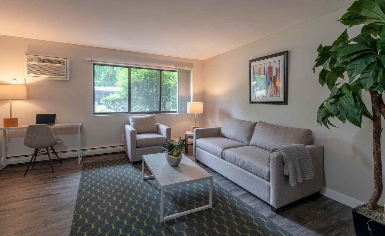 Pinery Woods Apartments - Photo 6 of 18