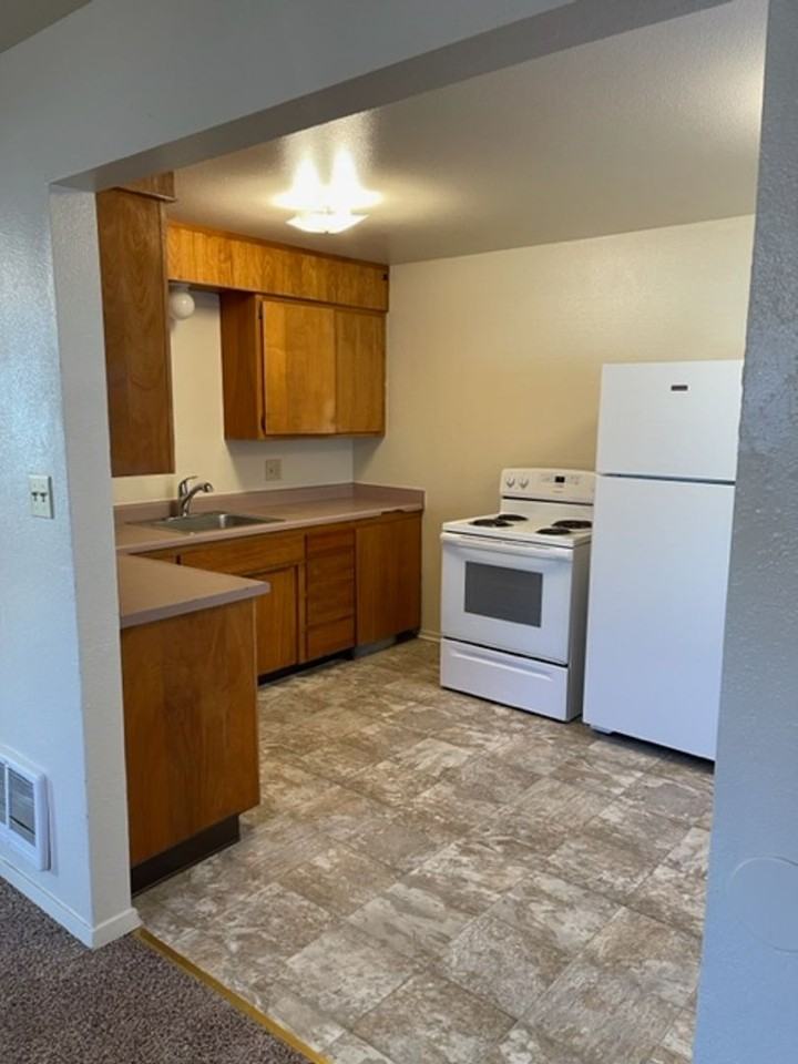 2158 Placer St - Photo 3 of 11
