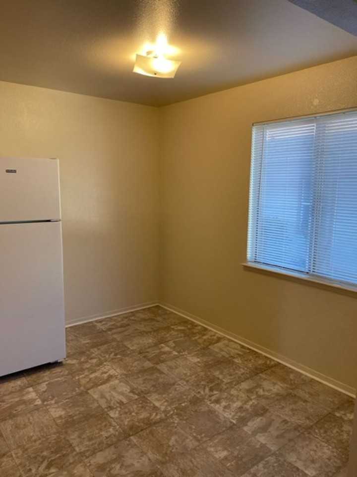2158 Placer St - Photo 4 of 11