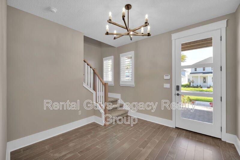 23 Park Center Ave - Photo 5 of 47