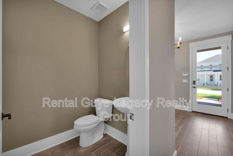 23 Park Center Ave - Photo 6 of 47