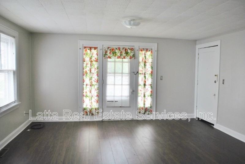 102 E Linden Ave Apt A - Photo 3 of 9
