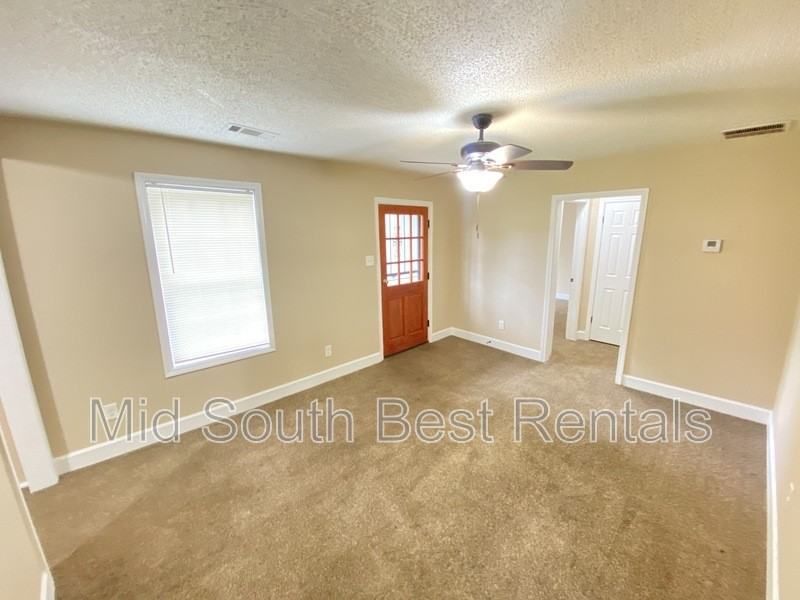 1853 Wynton St - Photo 2 of 8