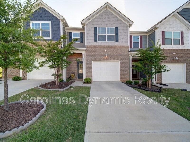 1827 Grove Park Ln - Photo 2 of 42