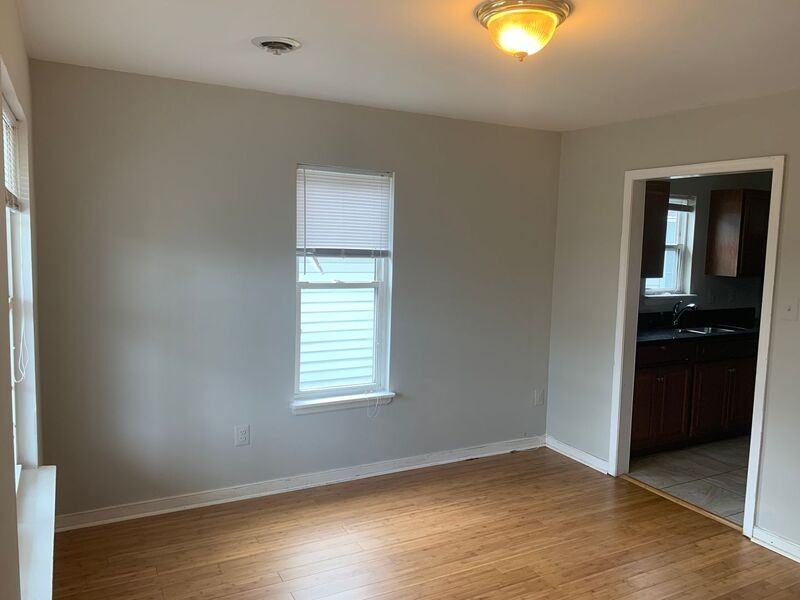 1847 Moore St - Photo 2 of 16