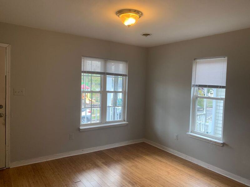 1847 Moore St - Photo 3 of 16