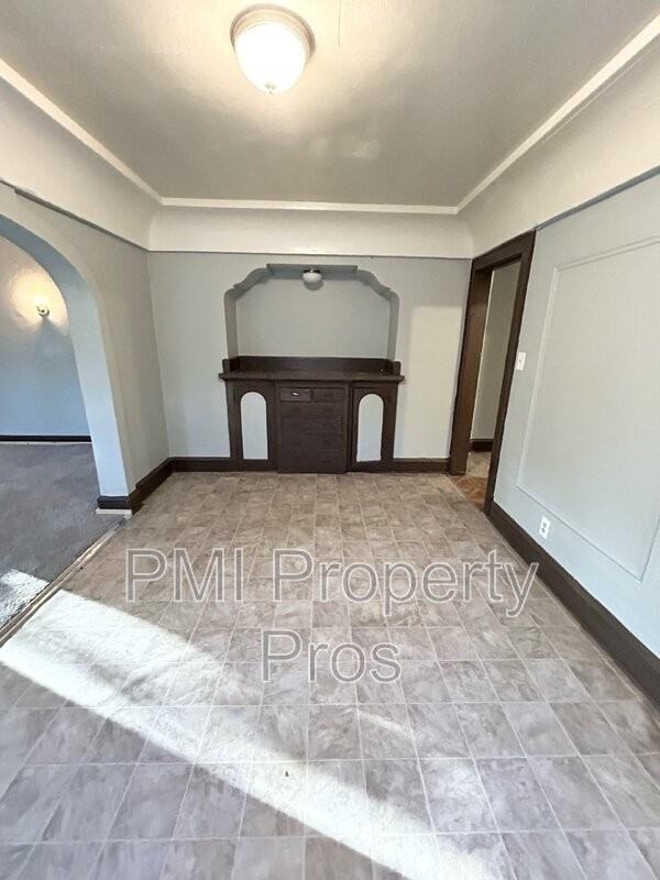 3112 N 38th St #1 - Photo 6 of 7