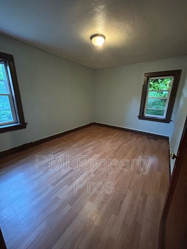 3112 N 38th St #1 - Photo 7 of 7
