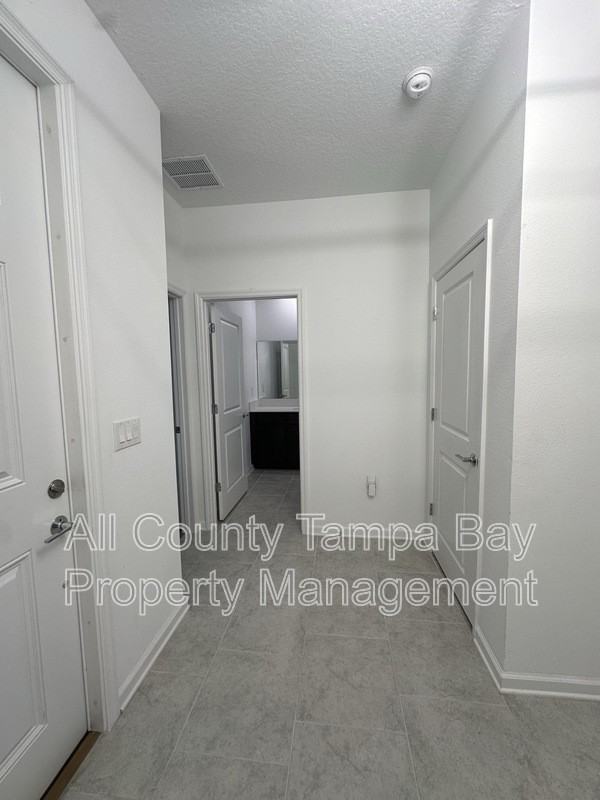 220 Pershing St - Photo 3 of 38