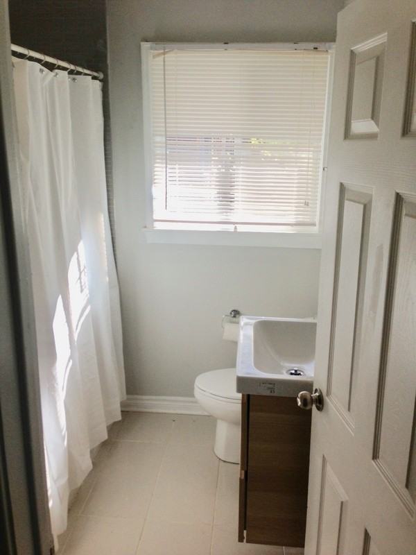 1148 Woodroffe Ave #A - Photo 5 of 12