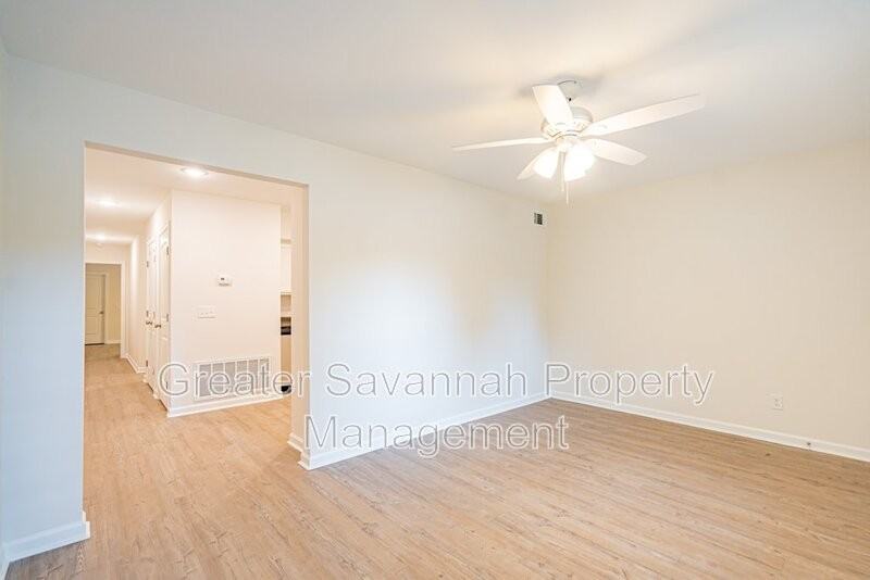 402 E 3rd St #A - Photo 4 of 24