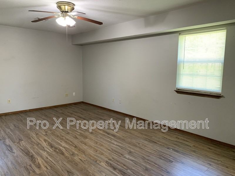 1501 S Case St - Photo 2 of 11