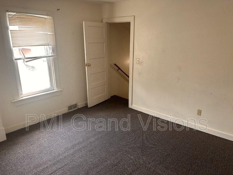 1530 2nd St - Photo 3 of 38